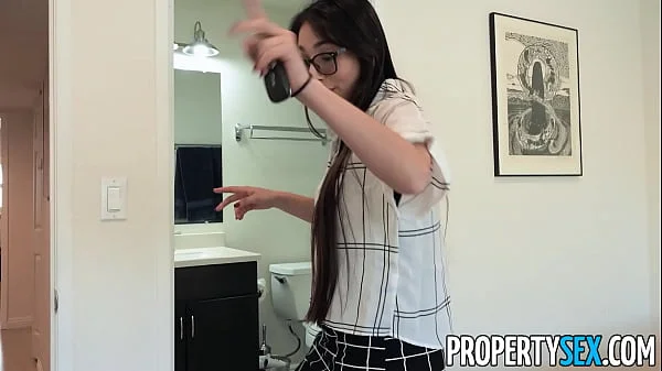 PropertySex Buyer Bangs Cute Real Estate Agent After Finally Purchasing Home