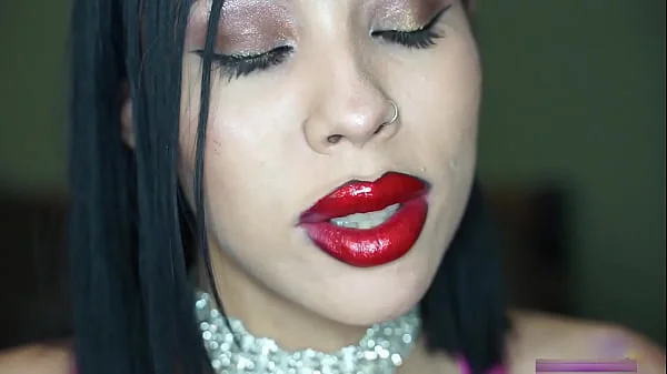 Bimbo Dick Sucking Gets Massive Facial