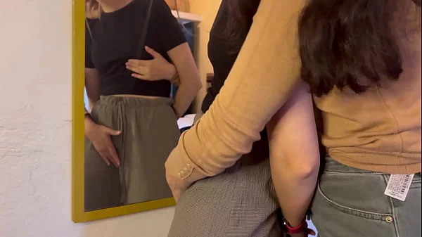 No puede ser, me convertí en la amante lesbiana de mi madrastra!!