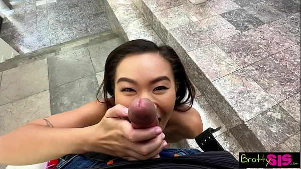 Don't you wanna see what your Stepsister's Tits look like? Kimmy Kimm Seduces Stepbro