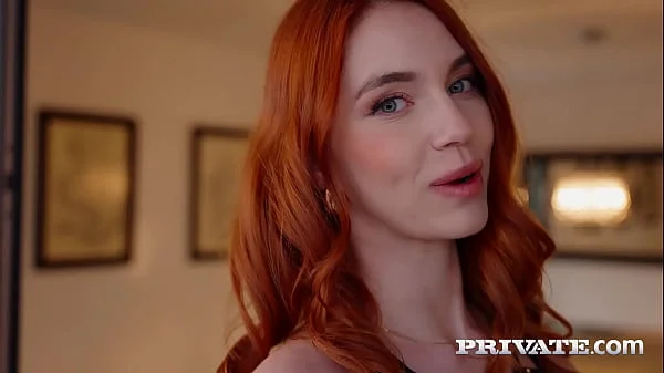 Leya de Santis, Sexy Redhead E