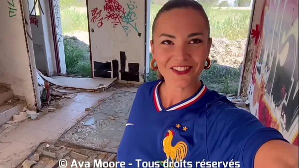 BUKKAKE GEANT - Salope Française Suce Des Inconnus pour l'Euro 2024 de Football