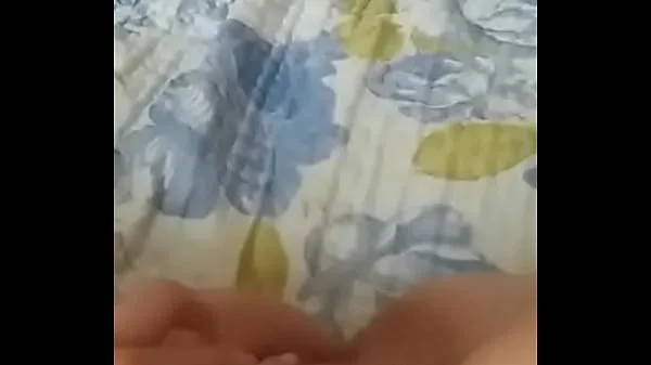 Moça se masturbando