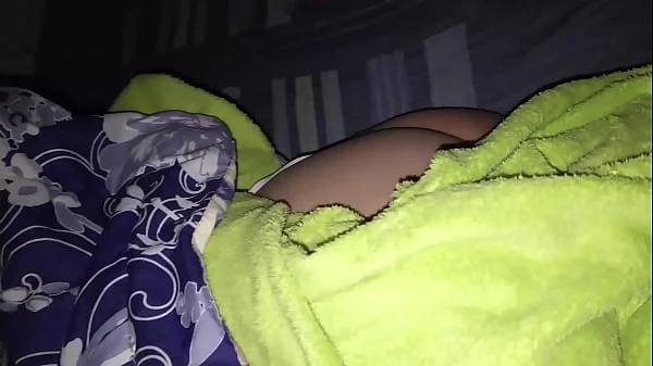 ME FOLLO A LA MAMA DE MI MEJOR AMIGO (LE GUSTA QUE LA PREÑEN)