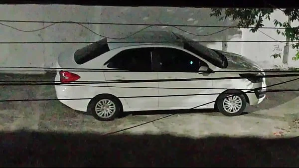 fode com amante no carro na frente de casa e volta cheia de porra sorridente