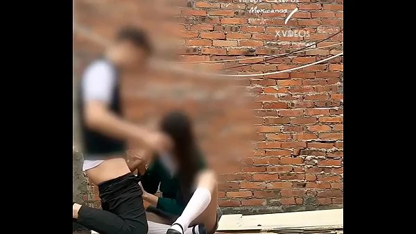 SEXO PUBLICO!! Se COGE a su COMPAÑERA Atrás de los SALONES! ALUMNA de la FEDERAL se la CHUPA en la ESCUELA, MEXICANAS Putas!! Parte 2