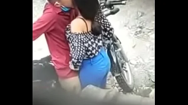 A Escondidas En Una Moto