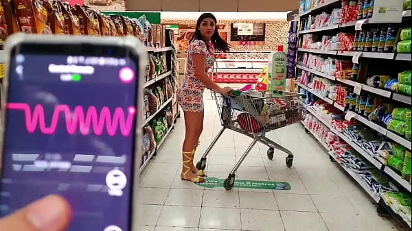 Martinasmith squirt at the Mall