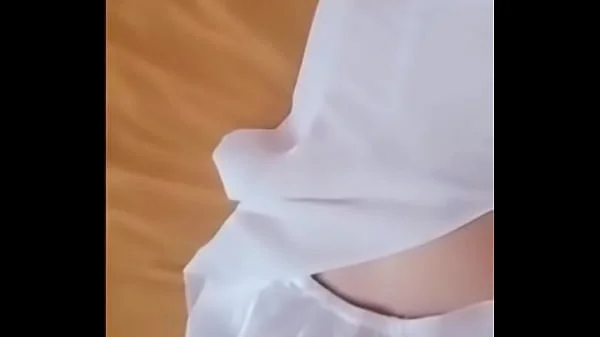 Khám phá cơ thể em nữ sinh áo dài nằm mê man trên giường