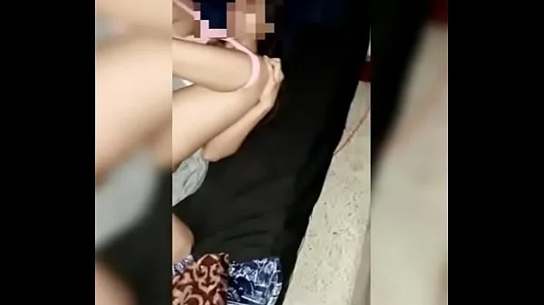 En la NOCHE Aprovecha Para Cogersela! Follando a Sob Estudiante Primeriza! Metiéndose al Cuarto de la Sobr PARTE #2